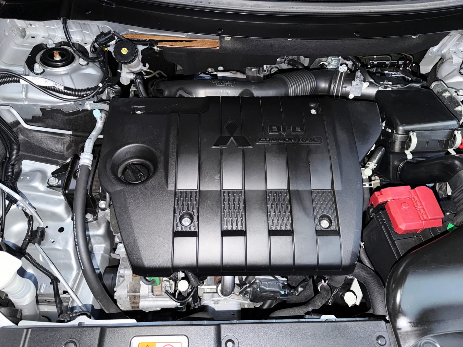 Mitsubishi Outlander - Image 5